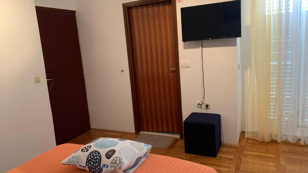Studio Apartment And Rooms Adria Водице Екстер'єр фото