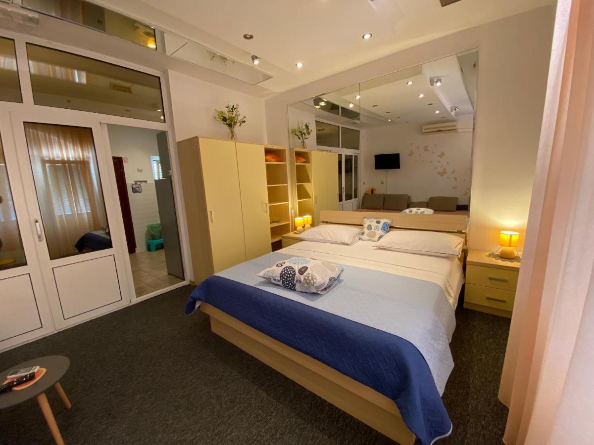 Studio Apartment And Rooms Adria Водице Екстер'єр фото