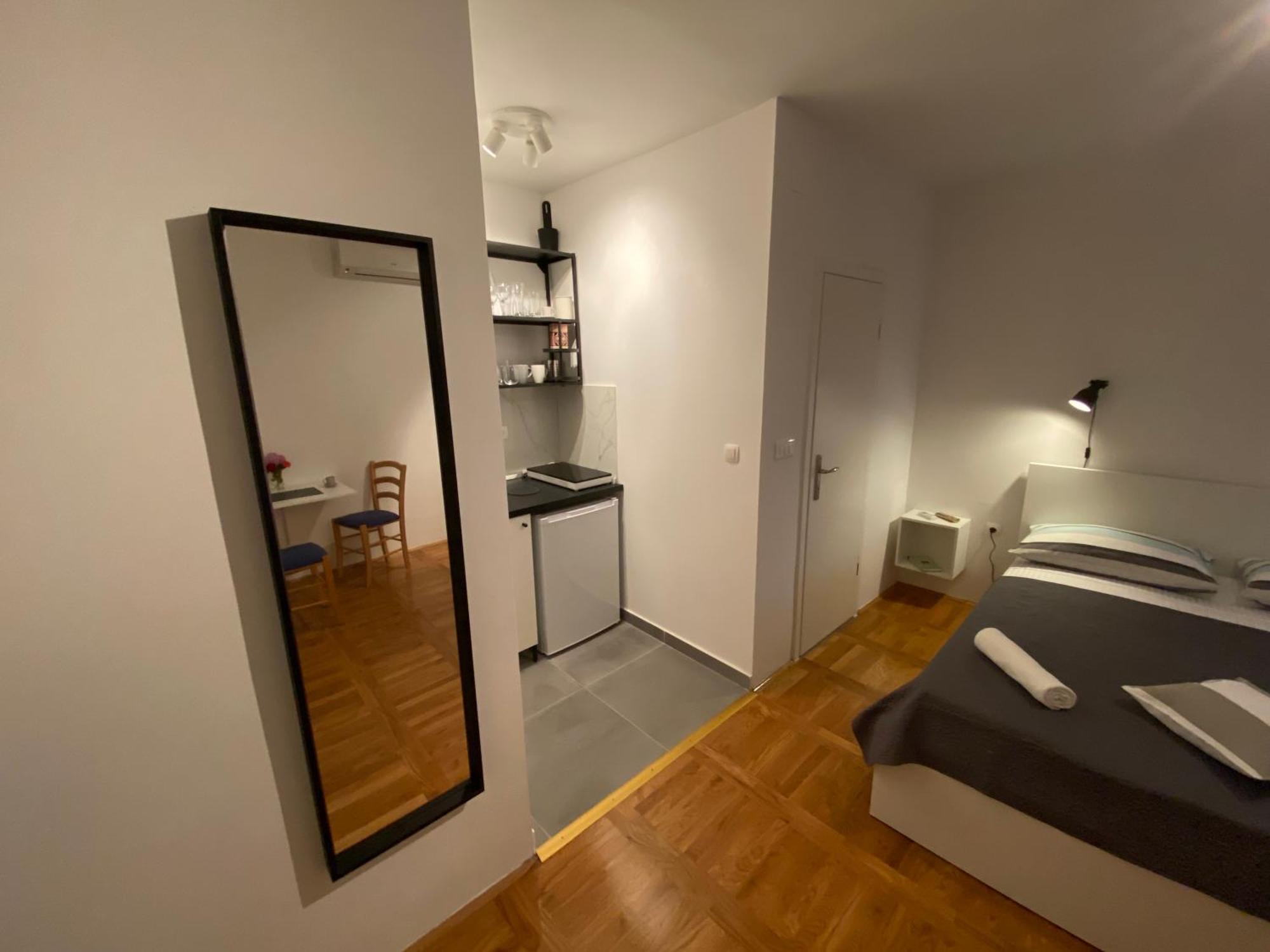 Studio Apartment And Rooms Adria Водице Екстер'єр фото