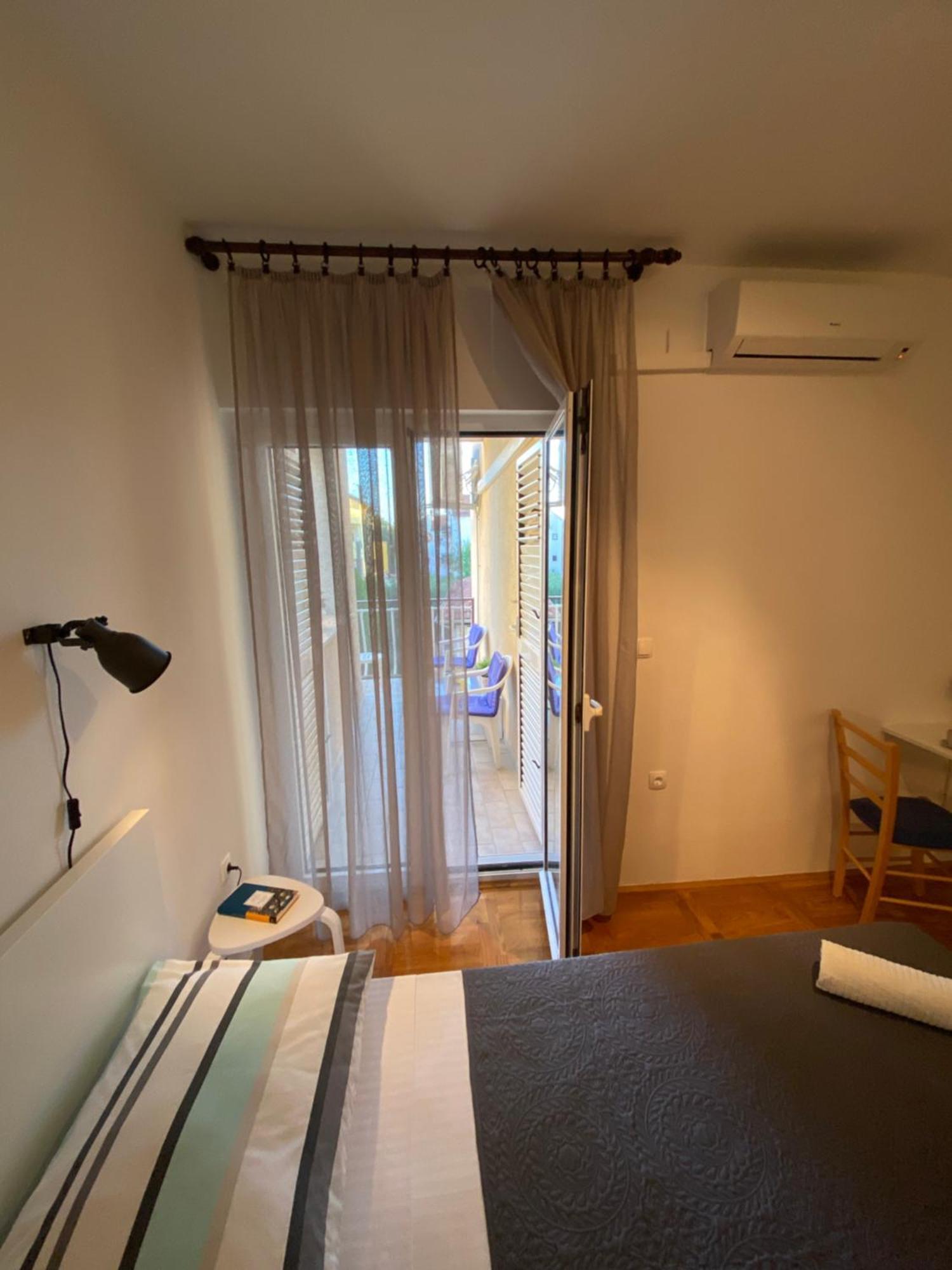 Studio Apartment And Rooms Adria Водице Екстер'єр фото