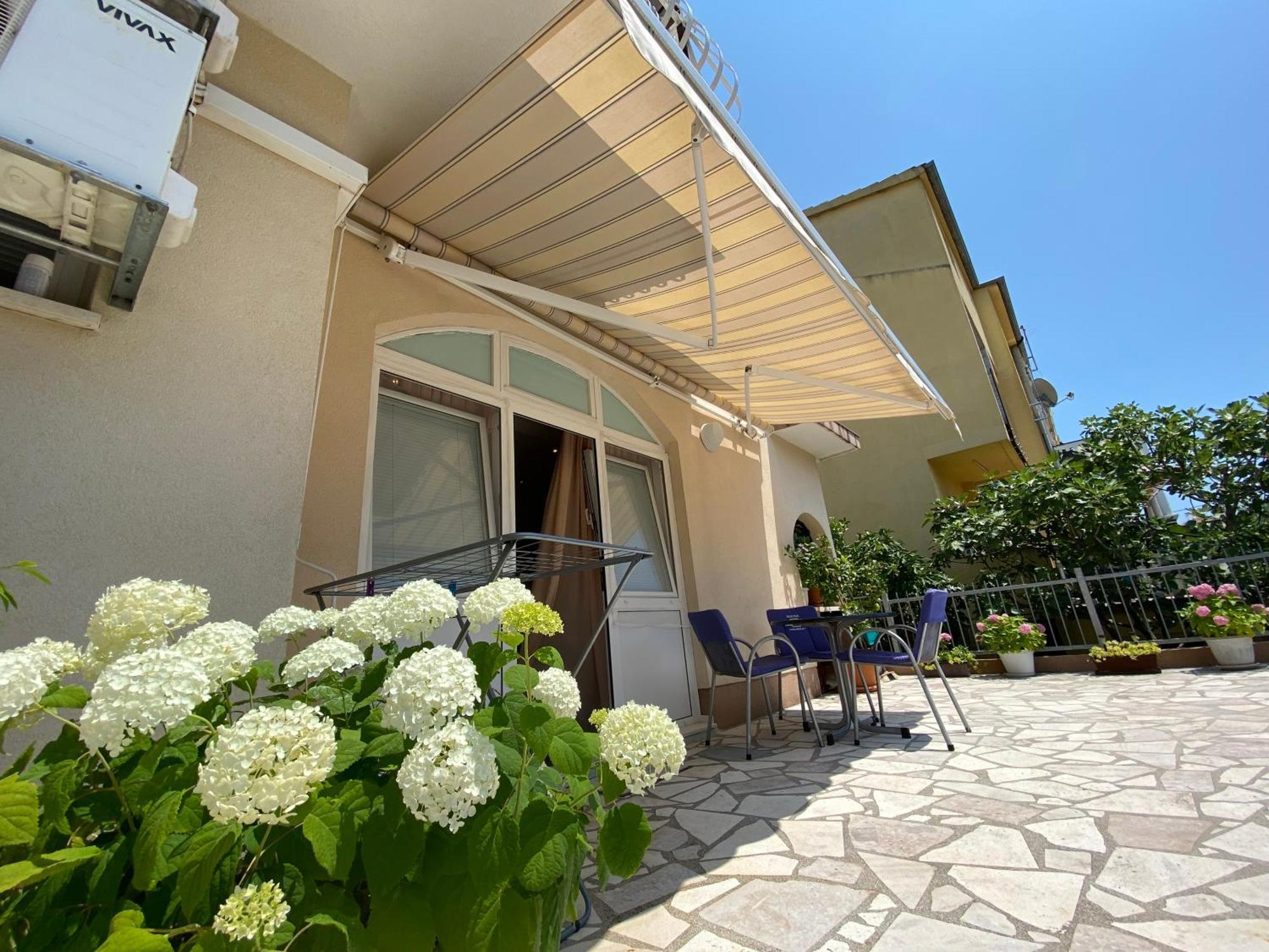 Studio Apartment And Rooms Adria Водице Екстер'єр фото