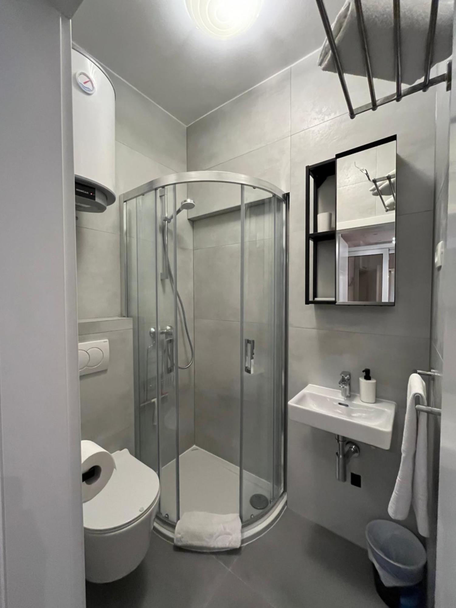 Studio Apartment And Rooms Adria Водице Екстер'єр фото