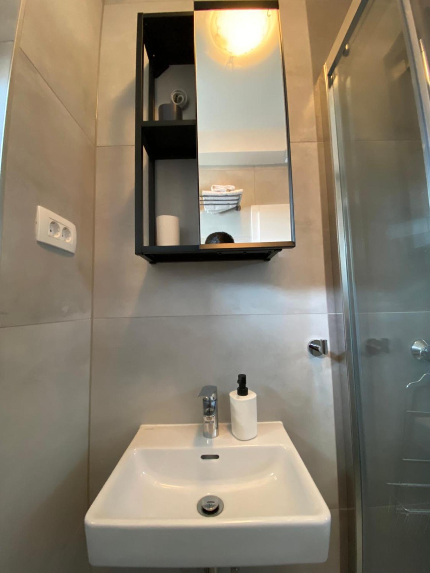 Studio Apartment And Rooms Adria Водице Екстер'єр фото