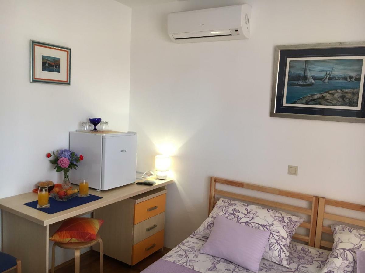 Studio Apartment And Rooms Adria Водице Екстер'єр фото