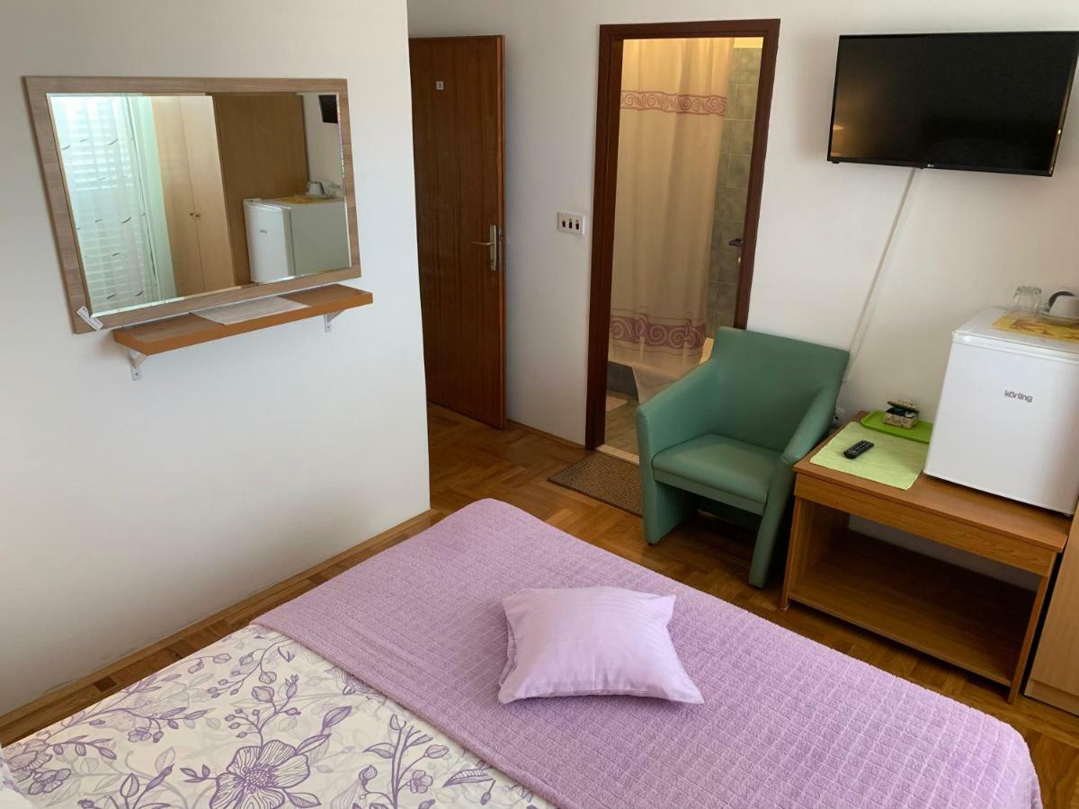Studio Apartment And Rooms Adria Водице Екстер'єр фото